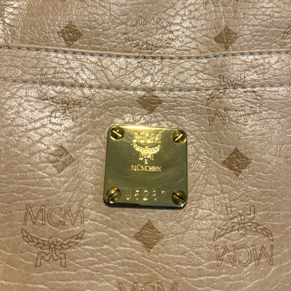 MCM Pre loved in great condition shoulder/ Crossbody Bag with top zipper. - Picture 4 of 17